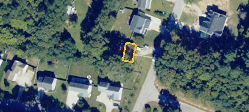 Non-Buildable Land Lot with Restriction