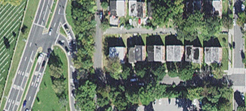 Triplex Near Metro