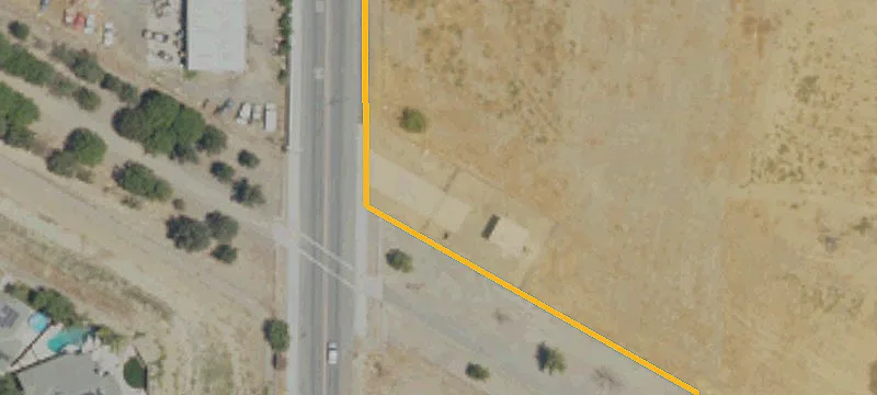 Triangular Commercial Land Opportunity