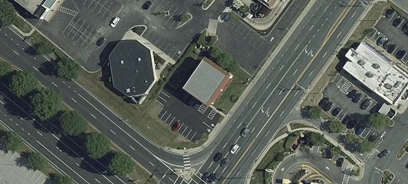 Retail Building with Elevator