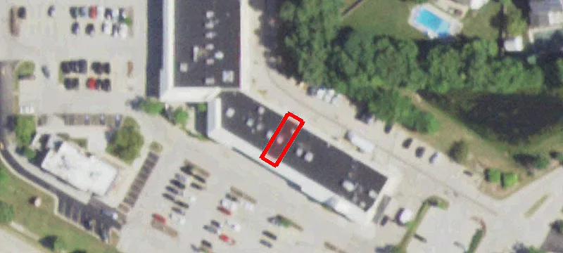 Retail Storefront Next to Restaurant