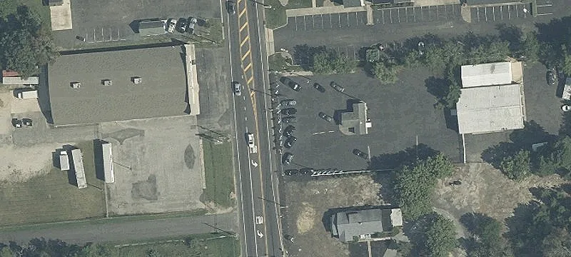 Automotive Service Building with Bays