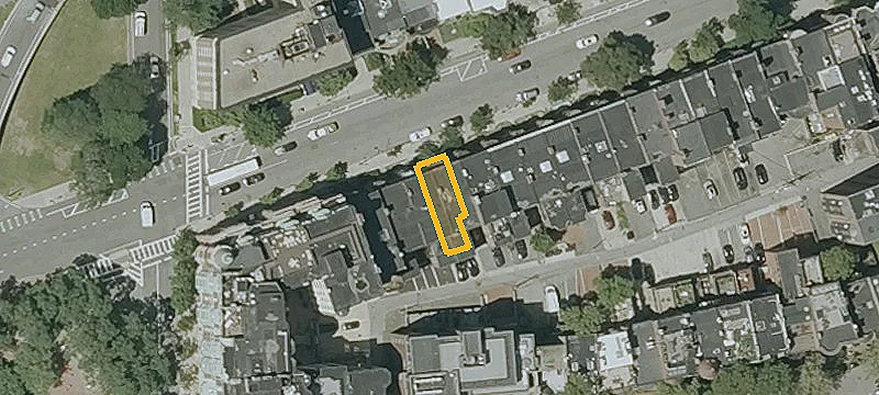Pet-Friendly 3rd-Floor Apartment