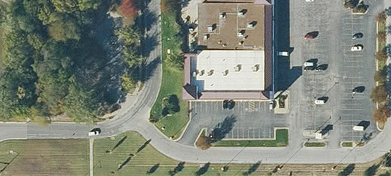 HyVee-Anchored Retail Center Space