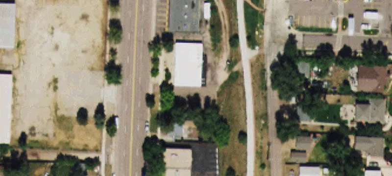 High-Visibility Office and Studio Building