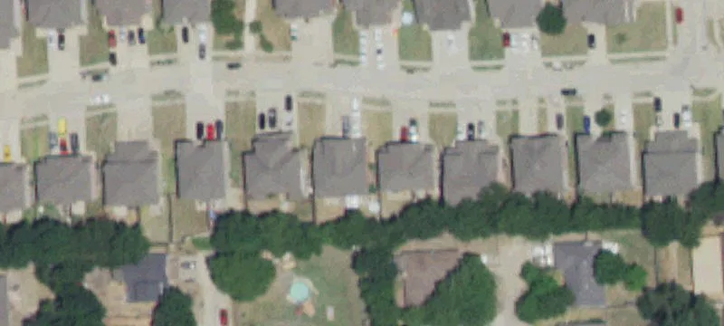 3BR Duplex with Fenced Backyard