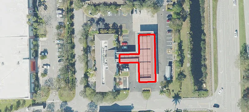 Retail Suites in Shopping Plaza