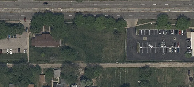 Commercial Land with 200-Foot Frontage