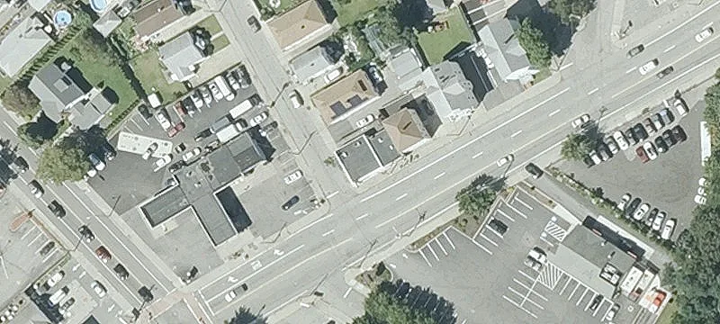 Renovated Four-Unit Commercial Building