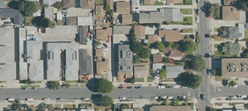 6-Unit Apartment Building