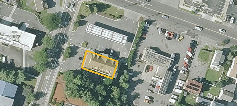 Auto Service Facility with Garage Bays