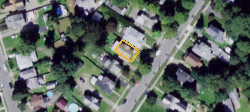 Well-Maintained Duplex with Backyard