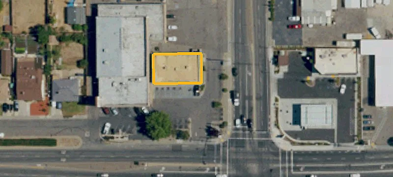 Endcap Retail Suite with Parking