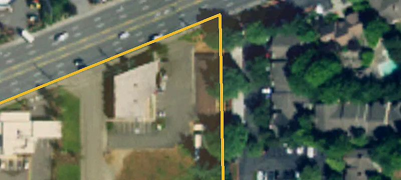 Flex Building with Secured Yard