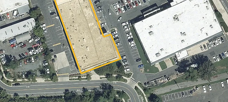 Retail/Flex Spaces in Grocery-Anchored Center