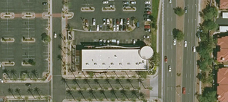 Retail Storefront in Anchored Center