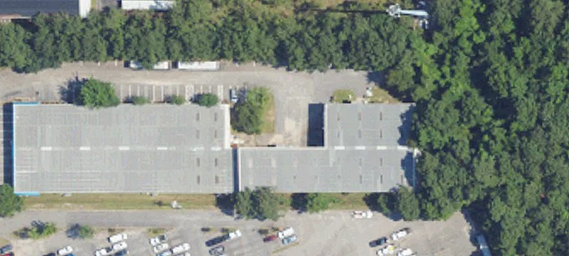 Retail-Distribution Facility with Warehouse