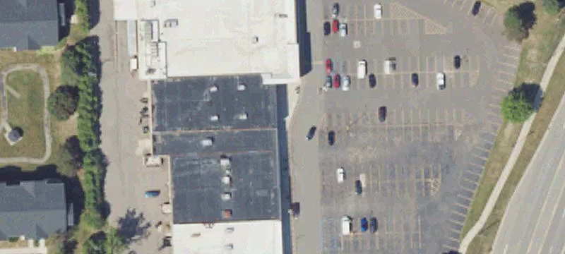 Retail Spaces in Shopping Center