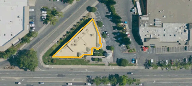 Retail Space with High Visibility