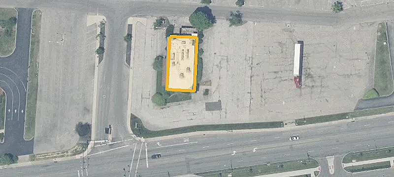 Restaurant Site with Excellent Visibility