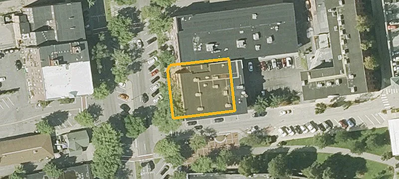 Mixed-Use Downtown Office Building