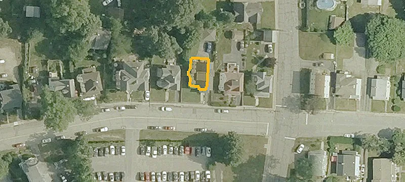 Updated Third-Floor 1BR Apartment