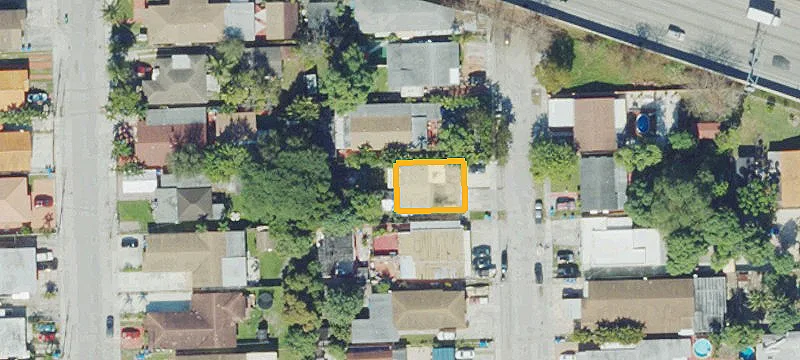 2BR/2BA Duplex with Private Backyard