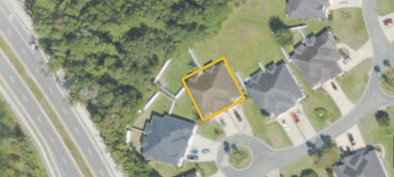 Spacious Duplex with Enclosed Patio