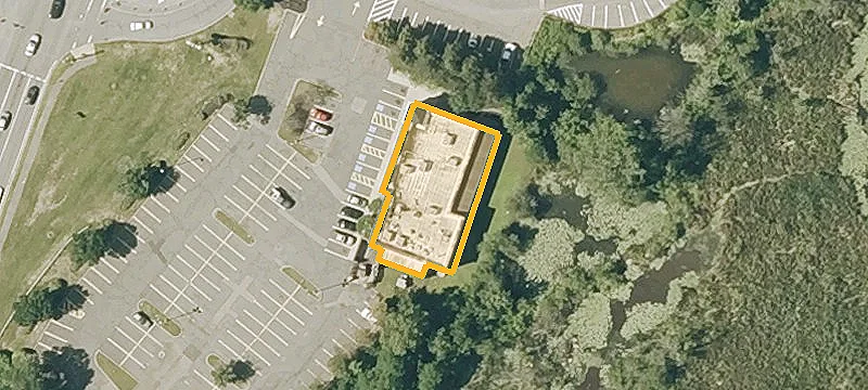 Restaurant Pad with Signalized Access