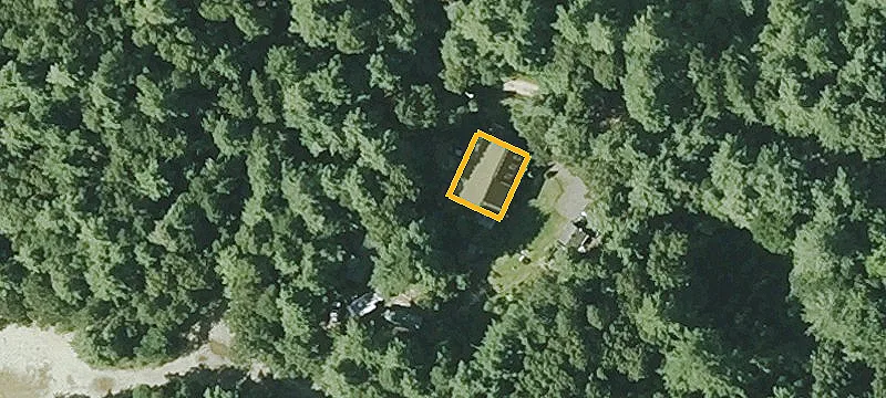 One-Bedroom Apartment with Pond Access