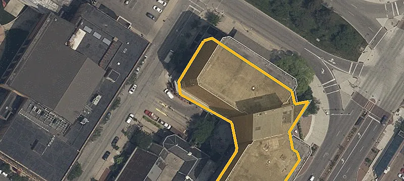 Renovatable Office Suites on Fourth Floor