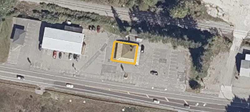 Drive-In Restaurant with Paved Parking