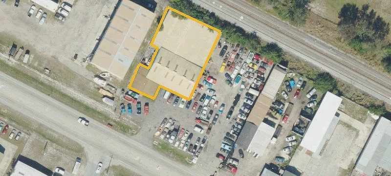 Grade-Level Warehouse With 14-Foot Clear