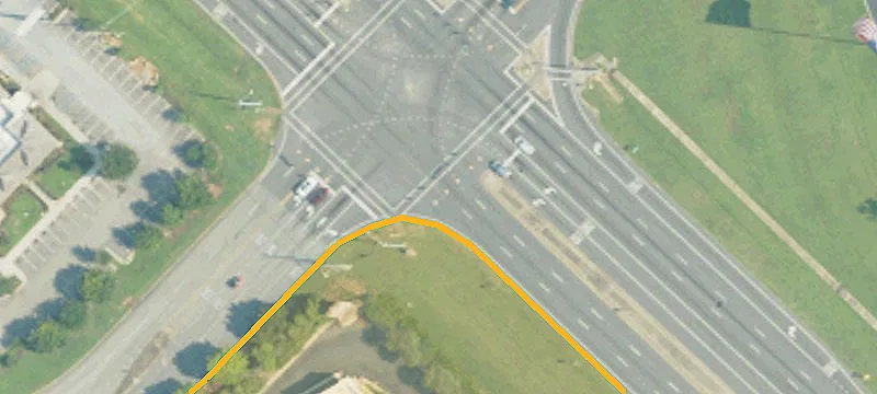 Inline Retail Space in Shopping Center