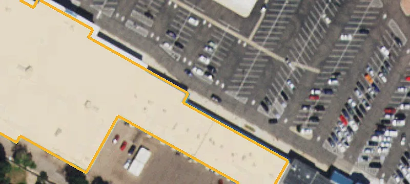 Retail Space in Anchored Shopping Center