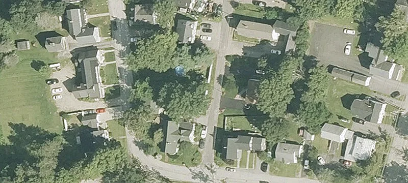 Two-Unit Duplex with Flexible Layout