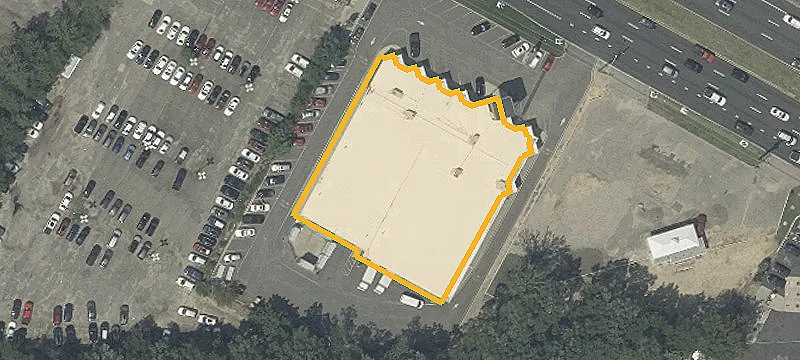 Retail Space with Signal Access
