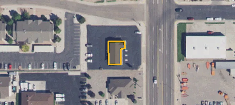 Auto Shop with 3 Pass-Thru Bays