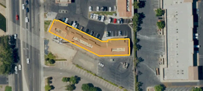 Retail Space with Excellent Signage