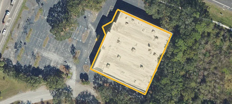 Retail Site with Median Cut Access
