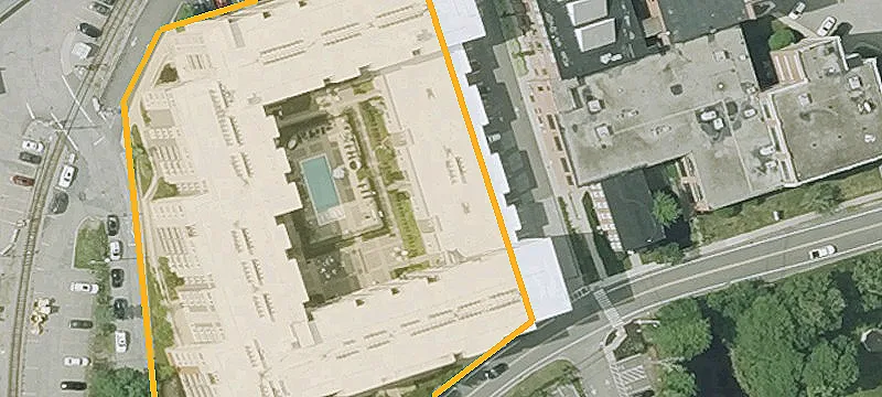 Retail Space With Ample Parking