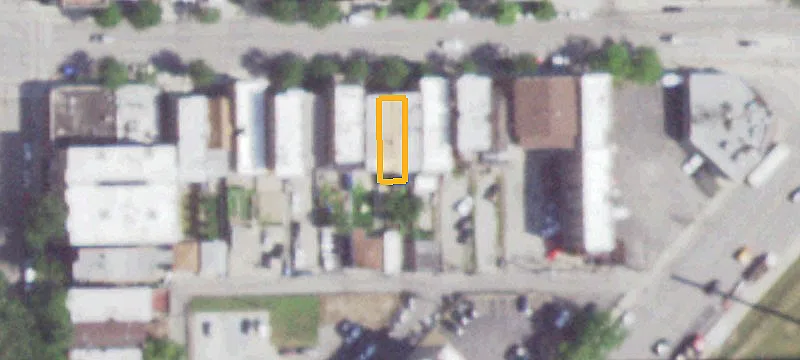 Fast Casual Restaurant at Intersection
