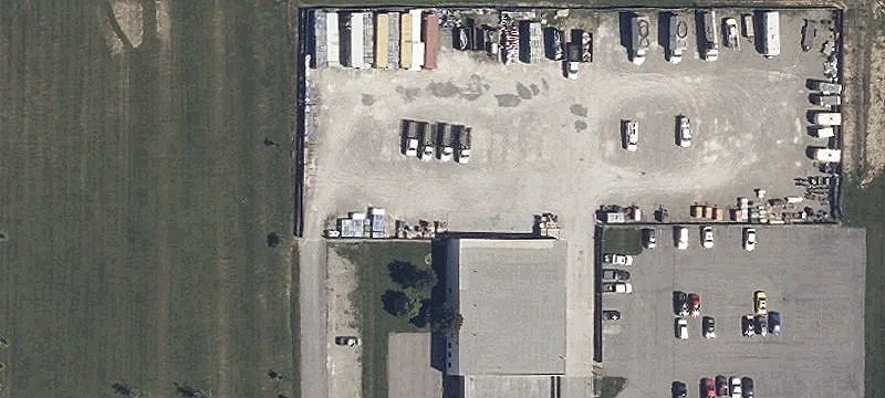 Manufacturing Facility with Dock Doors