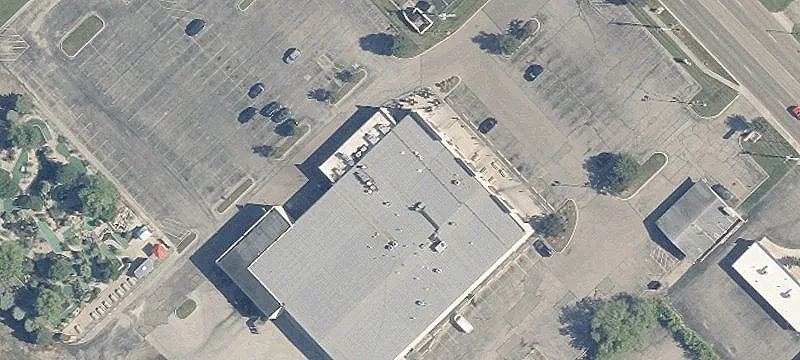 Drive-Through Retail/Office Outlot