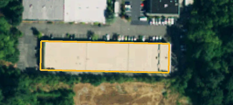 Warehouse with 14-Foot Ceilings