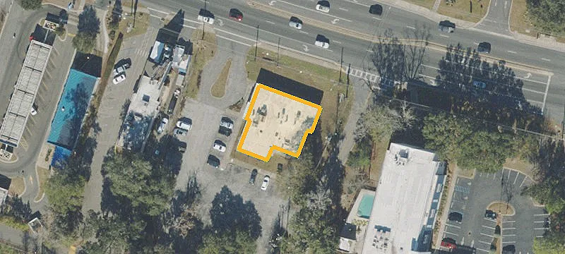 Retail Space with Multiple Entrances