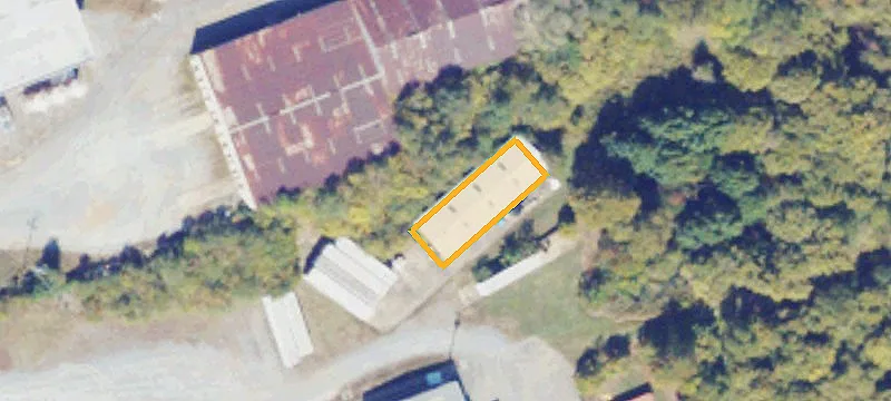 Warehouse with 8 Dock Doors