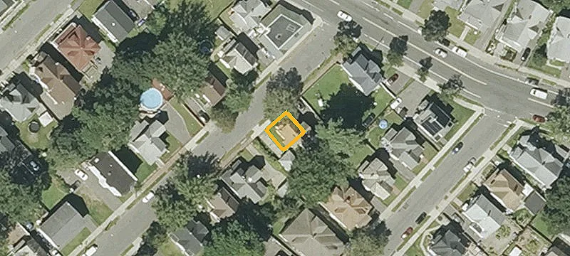Duplex with Separate Utilities