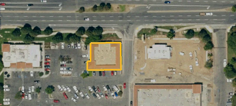 Retail Space in Vons-Anchored Center