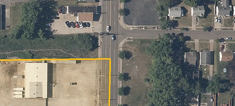 Fenced Corner Retail/Auto Lot
